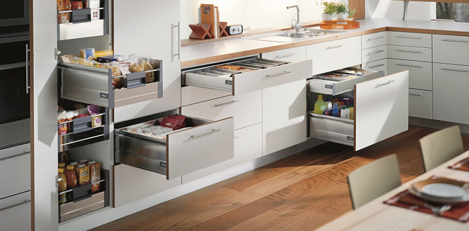 Немецкая фирма "BLUM" производит самые надёжные тандембоксы для кухонных шкафов