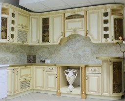 Кухня в классическом стиле с патинированными МДФ фасадами, вариант МЕДИУМ