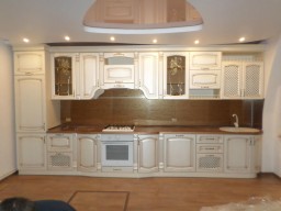 Кухня в Классическом стиле с фасадами МДФ патина золото - фото процесса установки последовательно