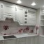 Кухня в Классическом стиле с фасадами МДФ патина серебро-выкрас под дерево со стеновой панелью из ор 1